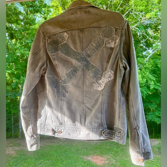 Unique Vintage Levi’s Denim Jacket - Picture 2 of 4